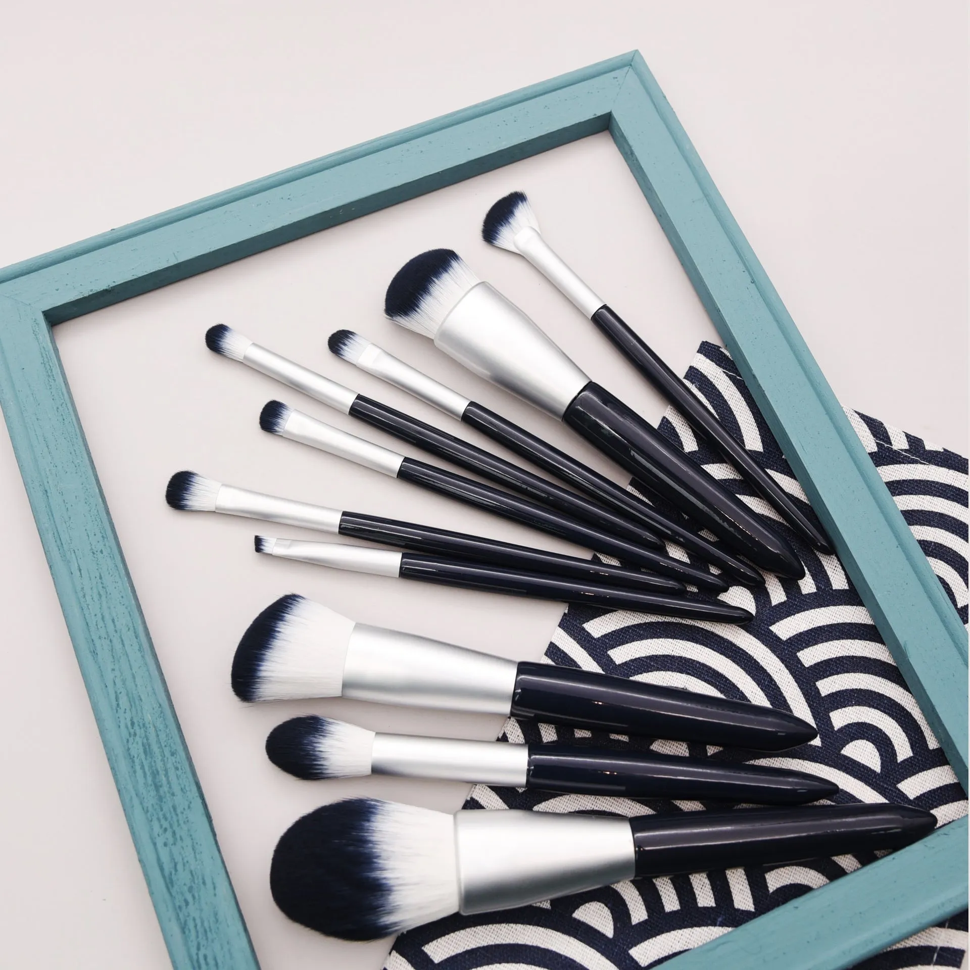 10 PCs Makeup Brushes Set Powder Brush Powder Foundation Brush Eye Shadow Brush